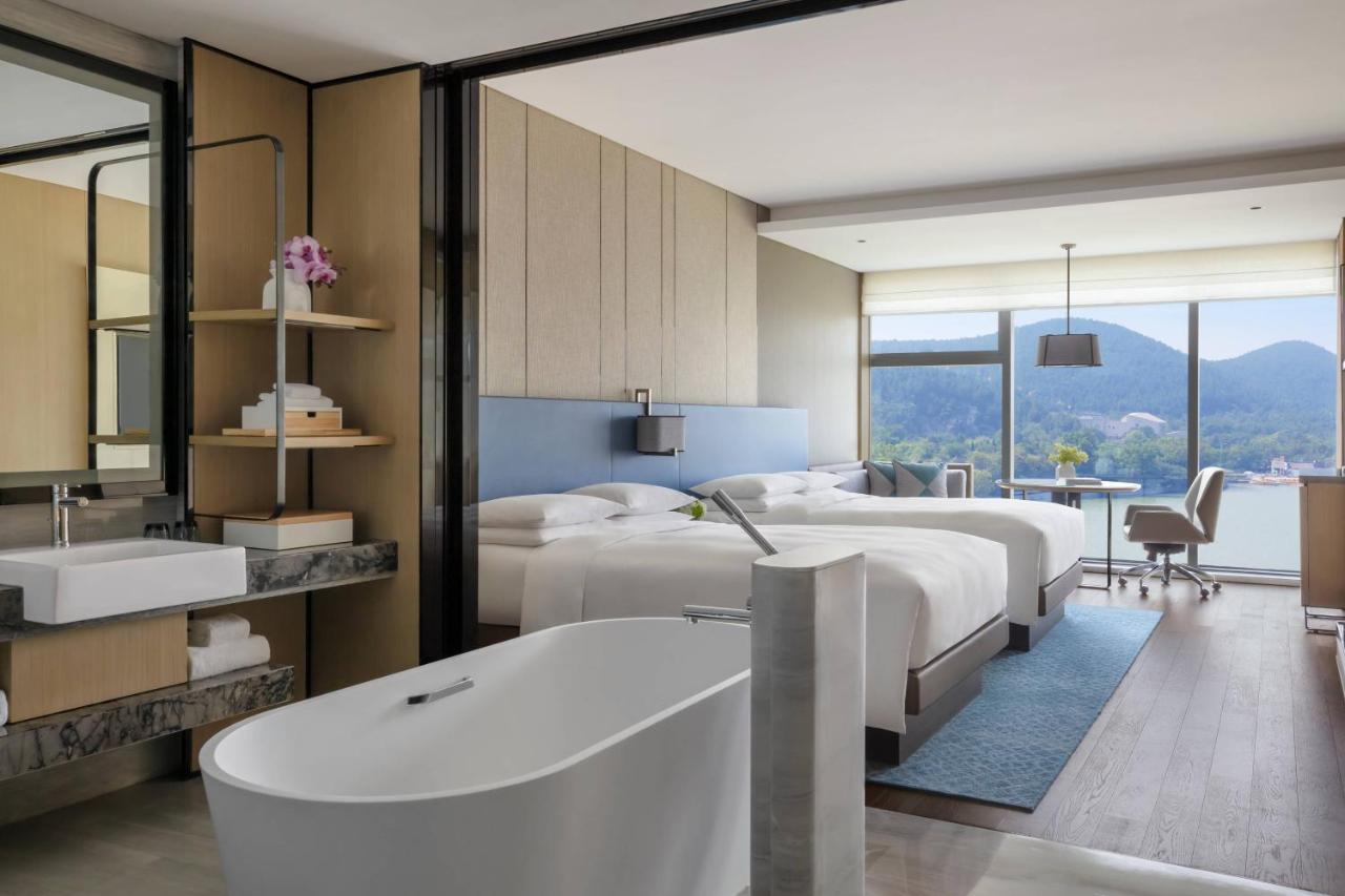 Xuzhou Marriott Hotel Lakeview Екстериор снимка