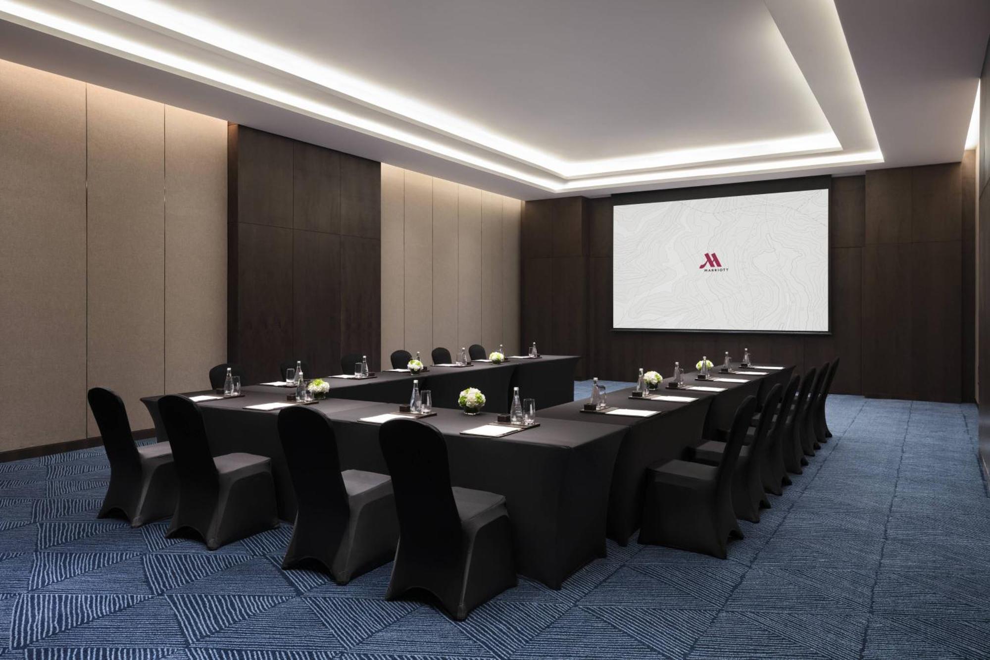 Xuzhou Marriott Hotel Lakeview Екстериор снимка