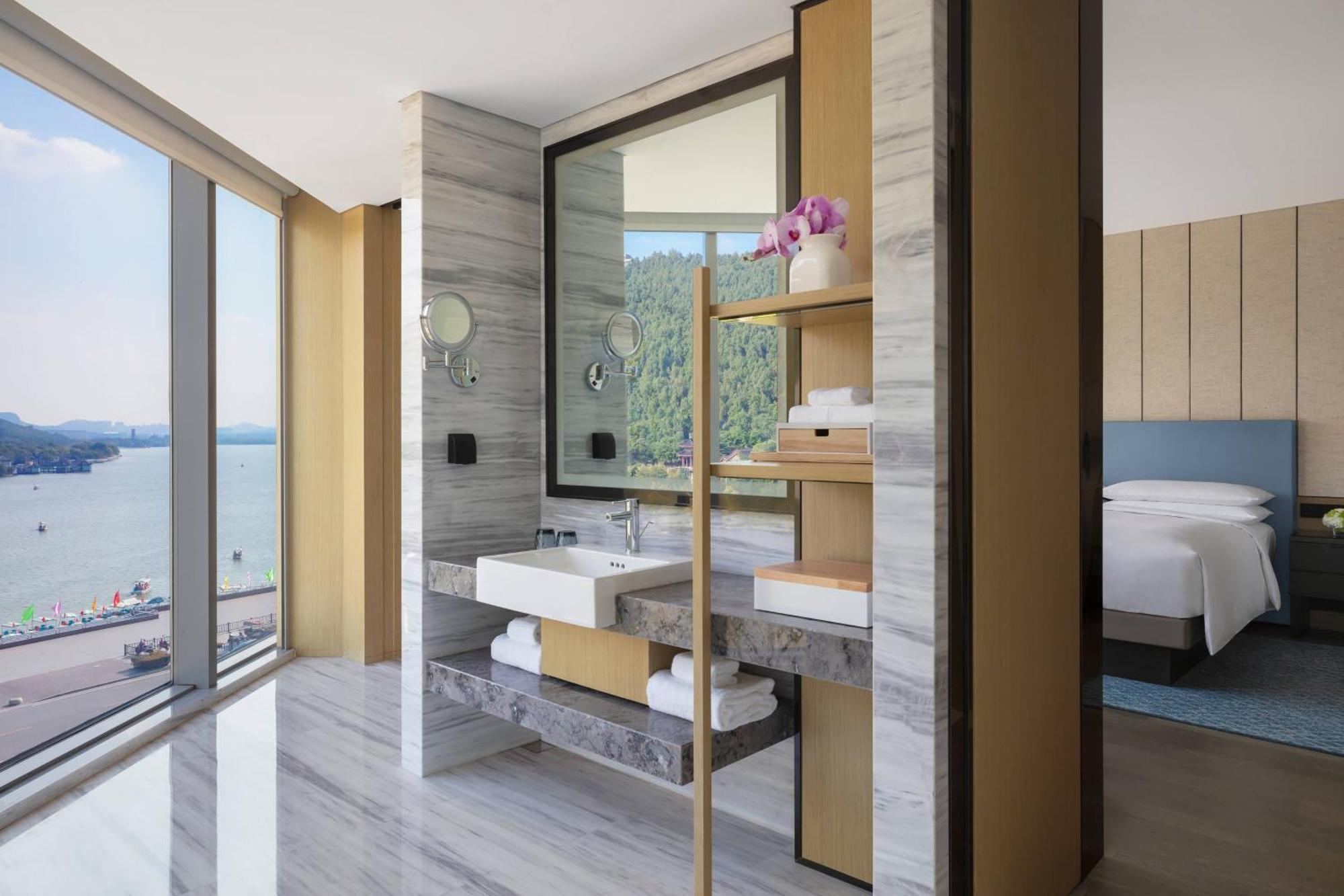 Xuzhou Marriott Hotel Lakeview Екстериор снимка